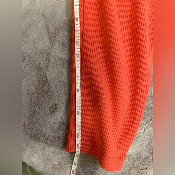 LA Seat Covers size LARGE activewear suit - Picture 6 of 7